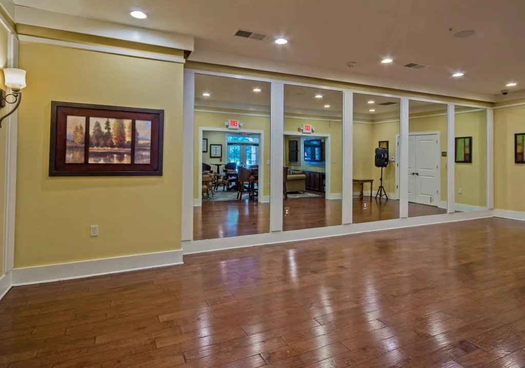 200 River Vista Drive Unit 215, Atlanta, Georgia 30339, 2 Bedrooms Bedrooms, ,2 BathroomsBathrooms,Residential,Sold,200 River Vista Drive Unit 215,5879025
