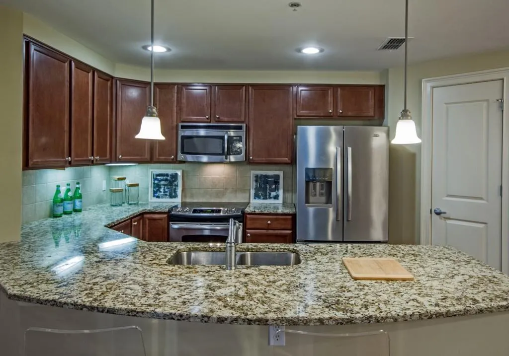 200 River Vista Drive Unit 215, Atlanta, Georgia 30339, 2 Bedrooms Bedrooms, ,2 BathroomsBathrooms,Residential,Sold,200 River Vista Drive Unit 215,5879025