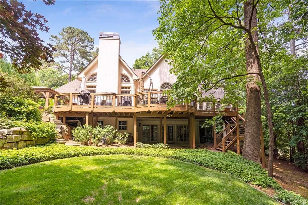 120 Churchill Drive, Sandy Springs, Georgia 30350, 5 Bedrooms Bedrooms, ,4 BathroomsBathrooms,Residential,Sold,120 Churchill Drive,7052127