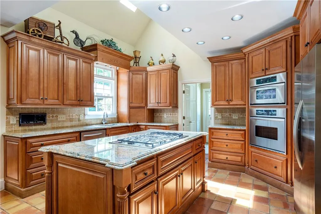 120 Churchill Drive, Sandy Springs, Georgia 30350, 5 Bedrooms Bedrooms, ,4 BathroomsBathrooms,Residential,Sold,120 Churchill Drive,7052127