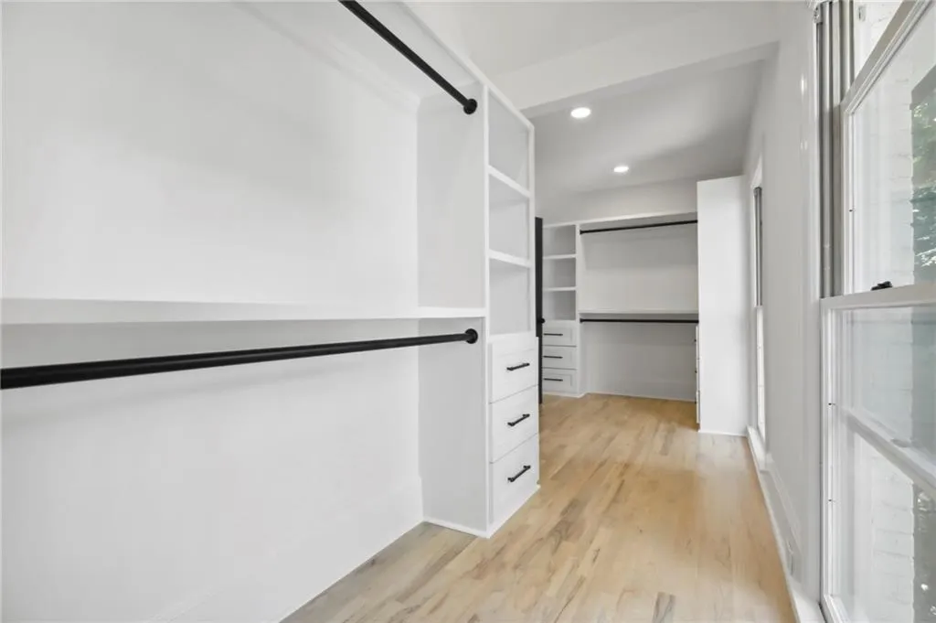 5420 New Wellington Close, Sandy Springs, Georgia 30327, 5 Bedrooms Bedrooms, ,4 BathroomsBathrooms,Residential,Sold,5420 New Wellington Close,7112848