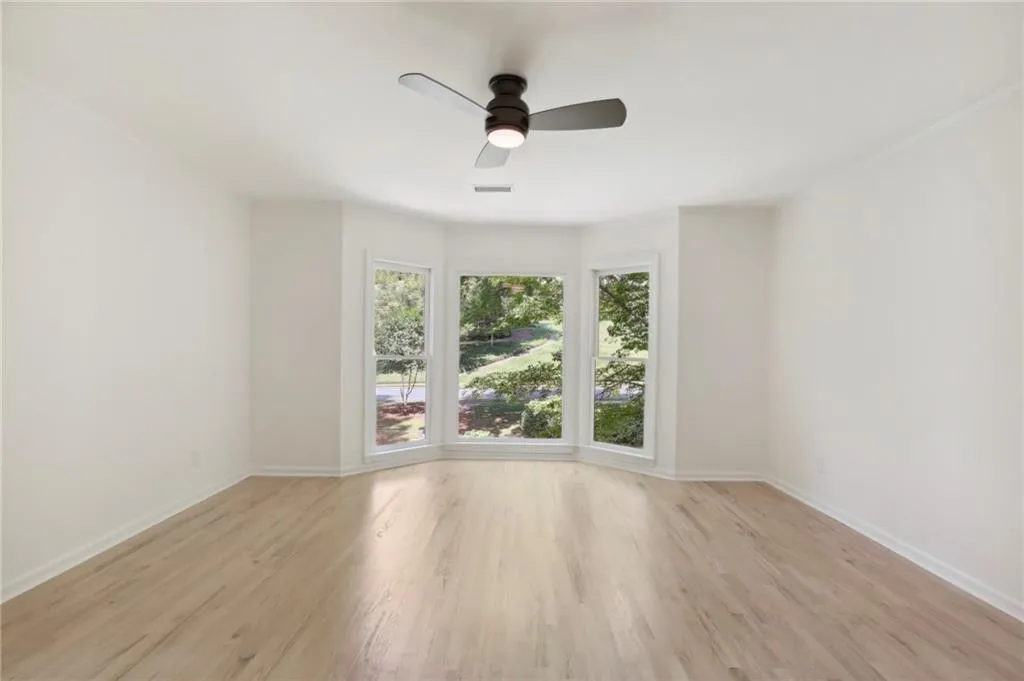 5420 New Wellington Close, Sandy Springs, Georgia 30327, 5 Bedrooms Bedrooms, ,4 BathroomsBathrooms,Residential,Sold,5420 New Wellington Close,7112848