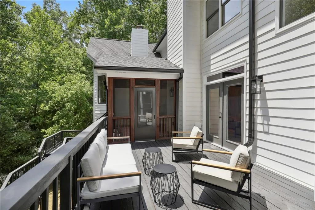 5420 New Wellington Close, Sandy Springs, Georgia 30327, 5 Bedrooms Bedrooms, ,4 BathroomsBathrooms,Residential,Sold,5420 New Wellington Close,7112848