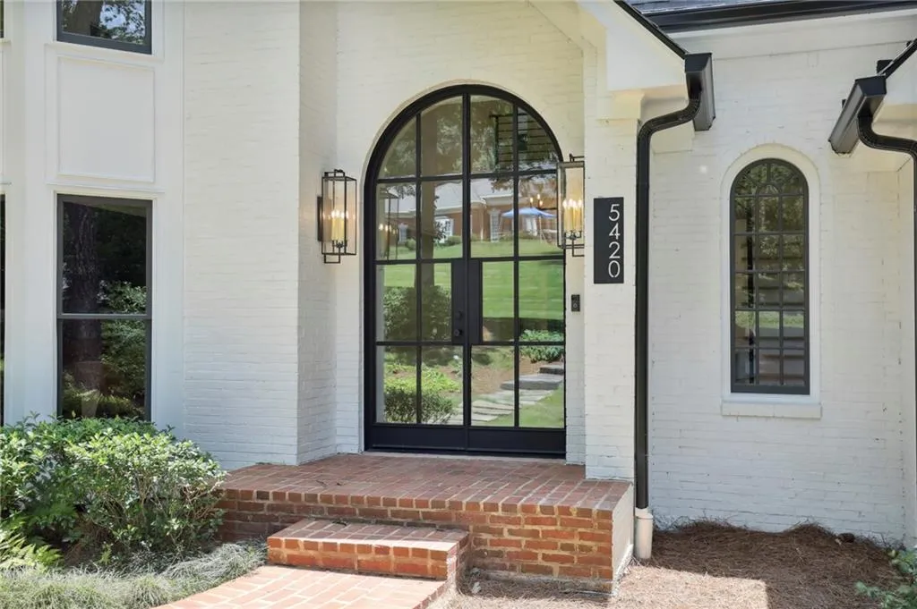 5420 New Wellington Close, Sandy Springs, Georgia 30327, 5 Bedrooms Bedrooms, ,4 BathroomsBathrooms,Residential,Sold,5420 New Wellington Close,7112848