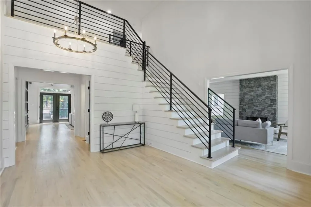 5420 New Wellington Close, Sandy Springs, Georgia 30327, 5 Bedrooms Bedrooms, ,4 BathroomsBathrooms,Residential,Sold,5420 New Wellington Close,7112848