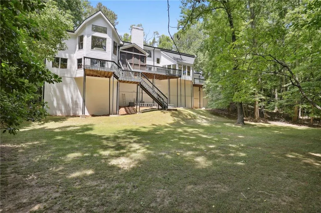 5420 New Wellington Close, Sandy Springs, Georgia 30327, 5 Bedrooms Bedrooms, ,4 BathroomsBathrooms,Residential,Sold,5420 New Wellington Close,7112848