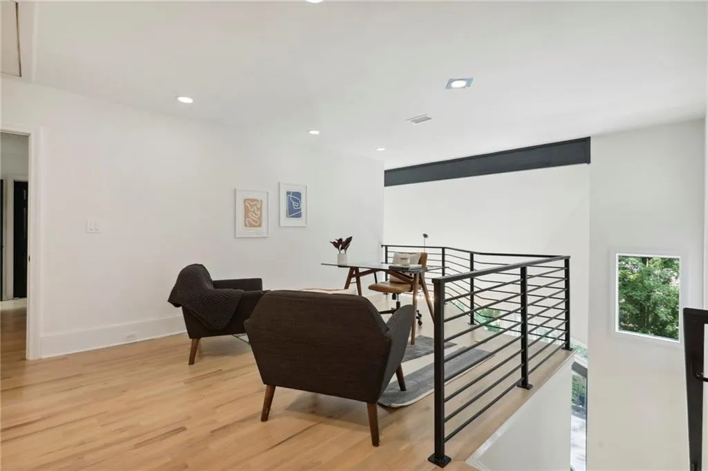 5420 New Wellington Close, Sandy Springs, Georgia 30327, 5 Bedrooms Bedrooms, ,4 BathroomsBathrooms,Residential,Sold,5420 New Wellington Close,7112848