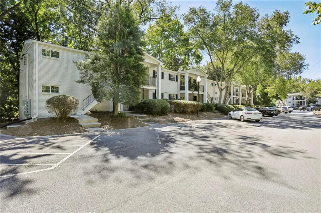 311 Peachtree Hills Avenue Ne Unit 13b, Atlanta, Georgia 30305, 2 Bedrooms Bedrooms, ,1 BathroomBathrooms,Residential,For Sale,311 Peachtree Hills Avenue Ne Unit 13b,7650157