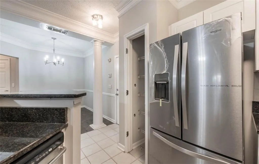 5559 Glenridge Drive Unit 1105, Atlanta, Georgia 30342, 1 Bedroom Bedrooms, ,1 BathroomBathrooms,Residential,Sold,5559 Glenridge Drive Unit 1105,6120907