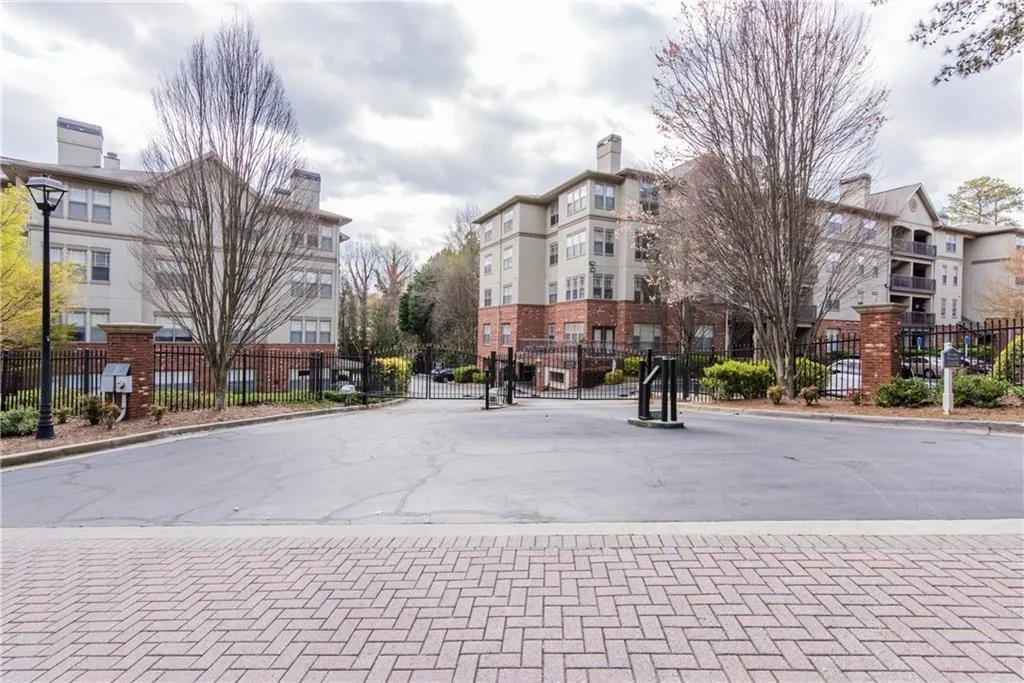 5559 Glenridge Drive Unit 1105, Atlanta, Georgia 30342, 1 Bedroom Bedrooms, ,1 BathroomBathrooms,Residential,Sold,5559 Glenridge Drive Unit 1105,6120907