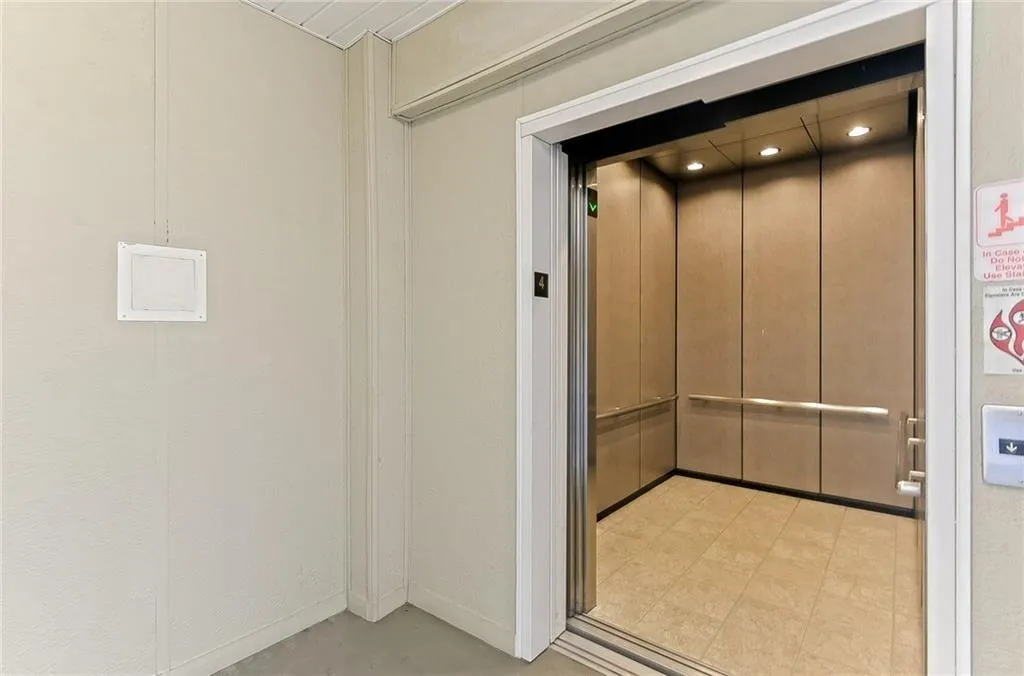 5559 Glenridge Drive Unit 1105, Atlanta, Georgia 30342, 1 Bedroom Bedrooms, ,1 BathroomBathrooms,Residential,Sold,5559 Glenridge Drive Unit 1105,6120907