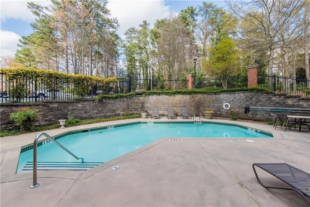 5559 Glenridge Drive Unit 1105, Atlanta, Georgia 30342, 1 Bedroom Bedrooms, ,1 BathroomBathrooms,Residential,Sold,5559 Glenridge Drive Unit 1105,6120907