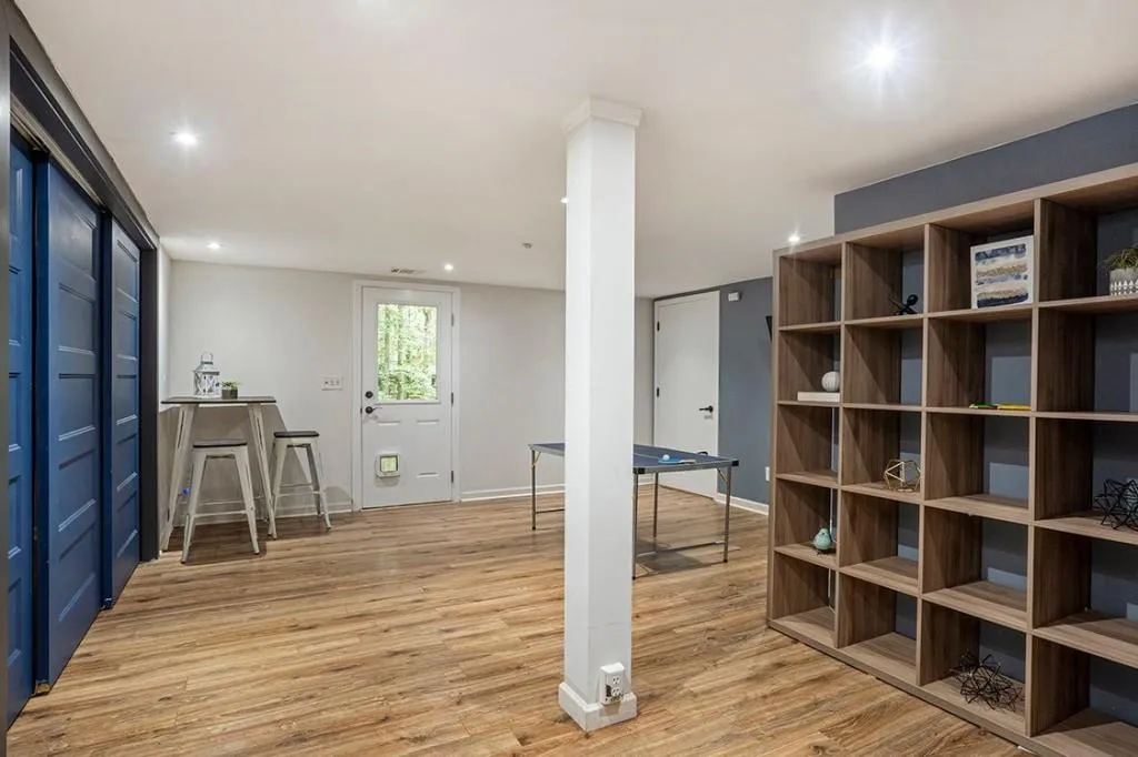 6830 River Springs Lane, Sandy Springs, Georgia 30328, 4 Bedrooms Bedrooms, ,3 BathroomsBathrooms,Residential,Sold,6830 River Springs Lane,7106748