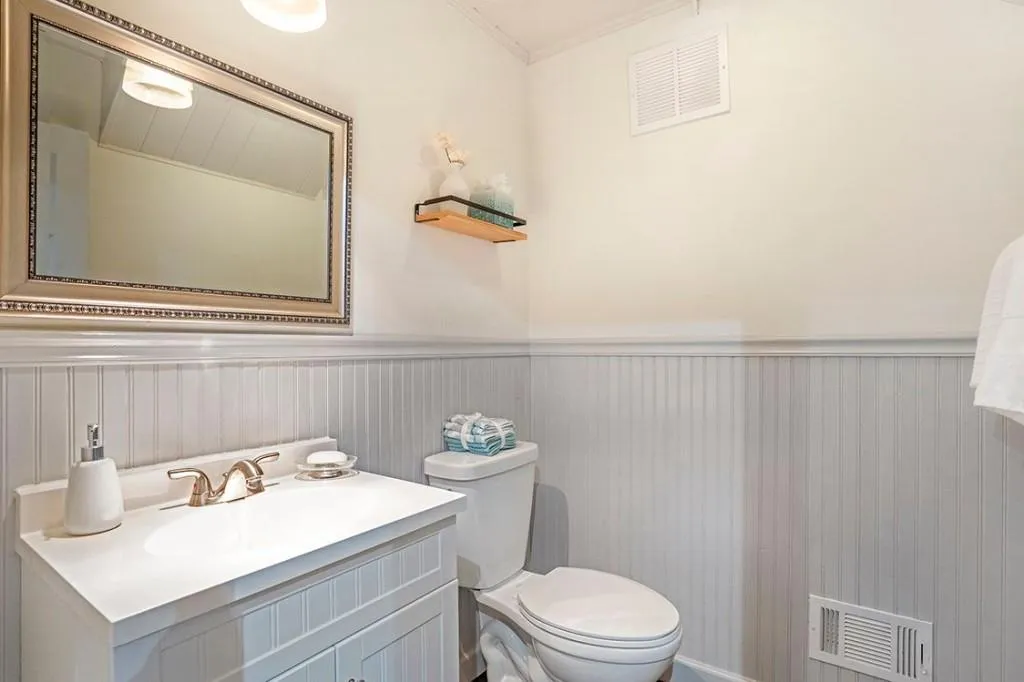 6830 River Springs Lane, Sandy Springs, Georgia 30328, 4 Bedrooms Bedrooms, ,3 BathroomsBathrooms,Residential,Sold,6830 River Springs Lane,7106748