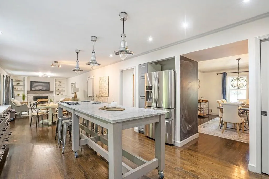 6830 River Springs Lane, Sandy Springs, Georgia 30328, 4 Bedrooms Bedrooms, ,3 BathroomsBathrooms,Residential,Sold,6830 River Springs Lane,7106748