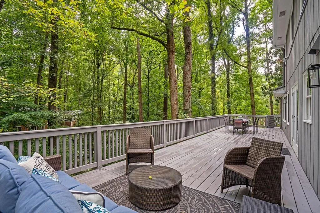 6830 River Springs Lane, Sandy Springs, Georgia 30328, 4 Bedrooms Bedrooms, ,3 BathroomsBathrooms,Residential,Sold,6830 River Springs Lane,7106748