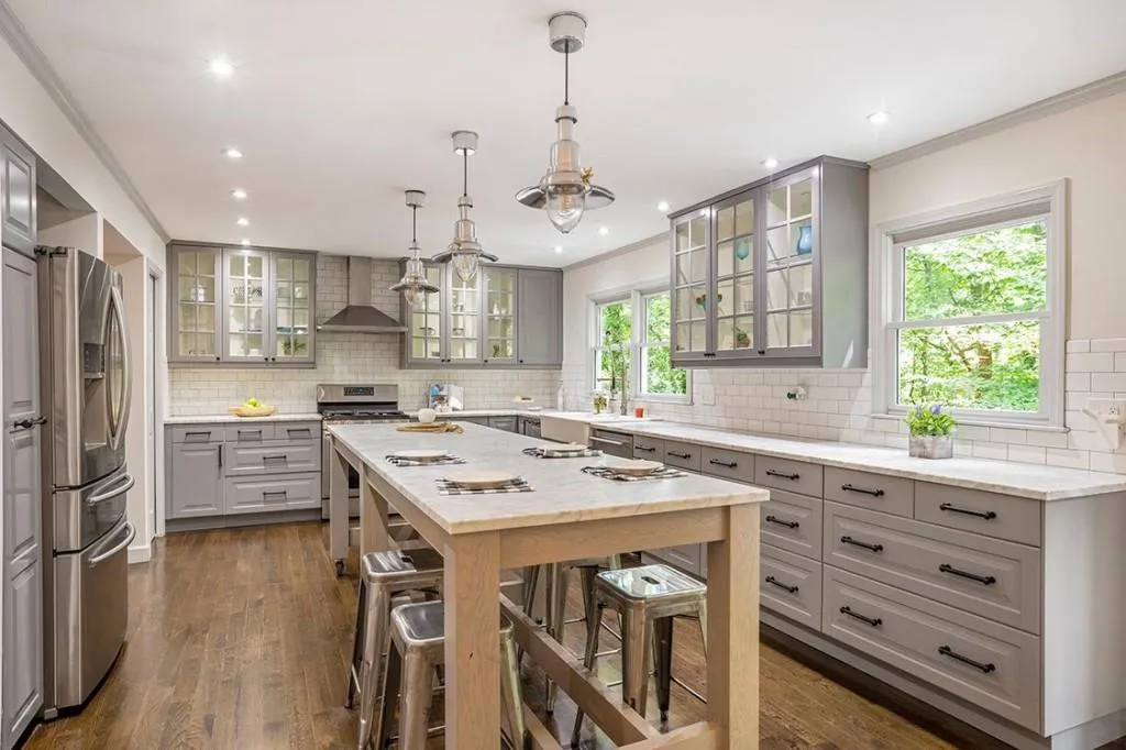 6830 River Springs Lane, Sandy Springs, Georgia 30328, 4 Bedrooms Bedrooms, ,3 BathroomsBathrooms,Residential,Sold,6830 River Springs Lane,7106748