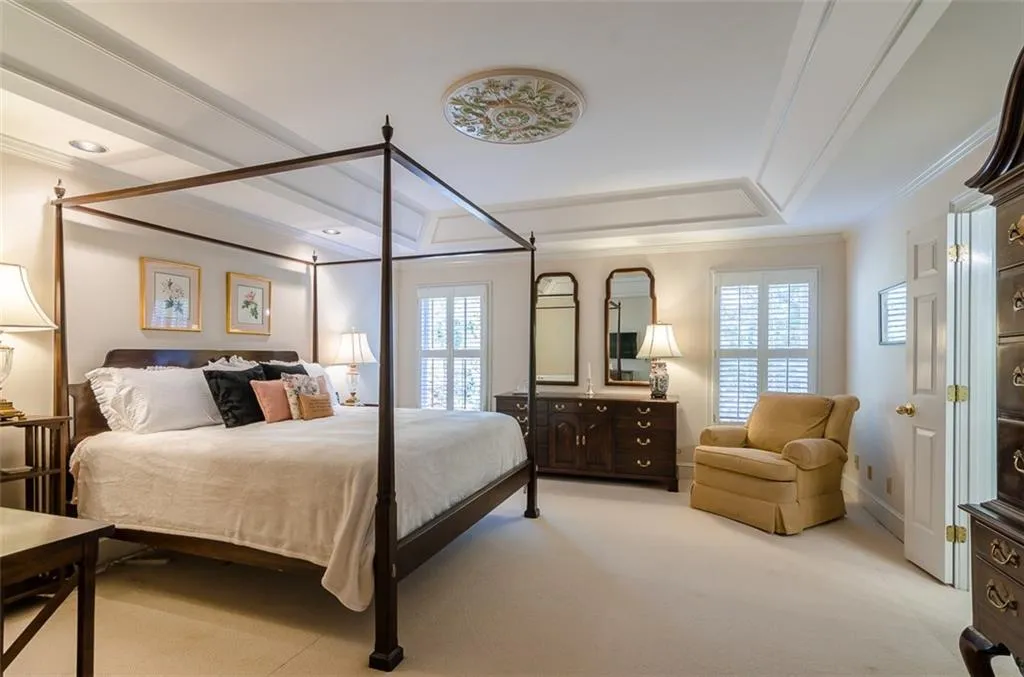 2930 Coles Way, Sandy Springs, Georgia 30350, 5 Bedrooms Bedrooms, ,4 BathroomsBathrooms,Residential,Sold,2930 Coles Way,5774840