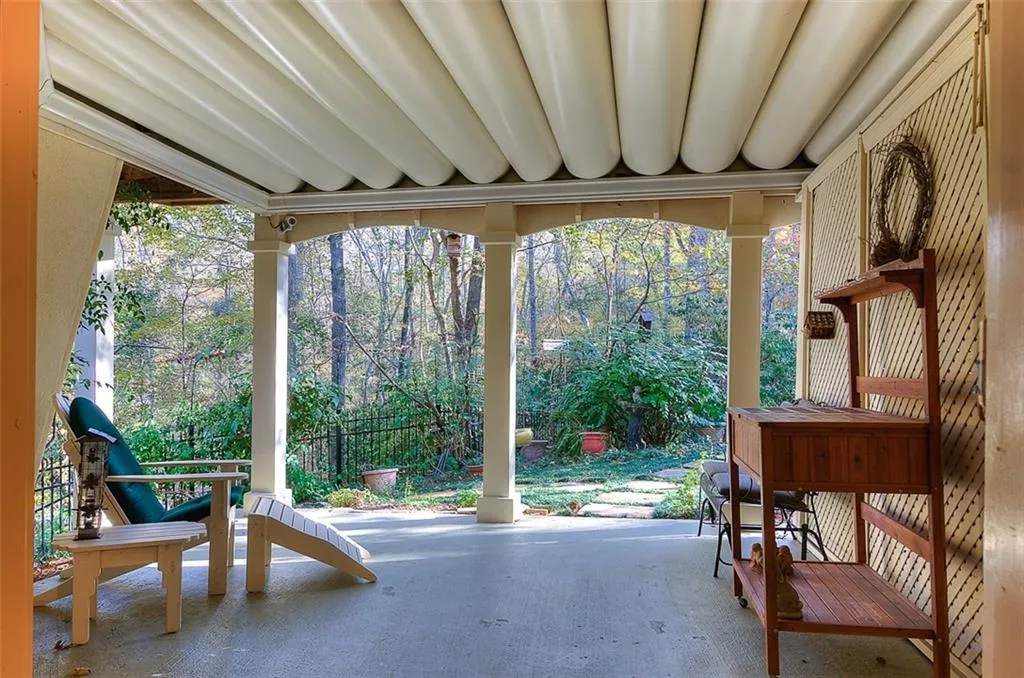 2930 Coles Way, Sandy Springs, Georgia 30350, 5 Bedrooms Bedrooms, ,4 BathroomsBathrooms,Residential,Sold,2930 Coles Way,5774840