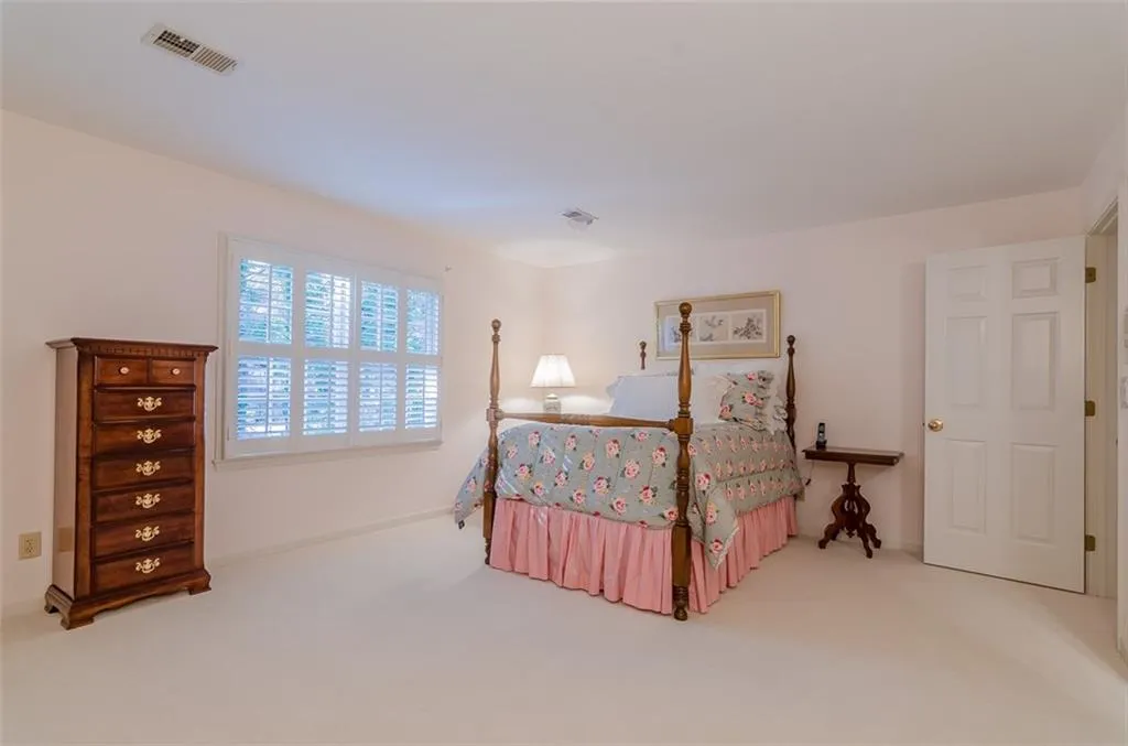 2930 Coles Way, Sandy Springs, Georgia 30350, 5 Bedrooms Bedrooms, ,4 BathroomsBathrooms,Residential,Sold,2930 Coles Way,5774840