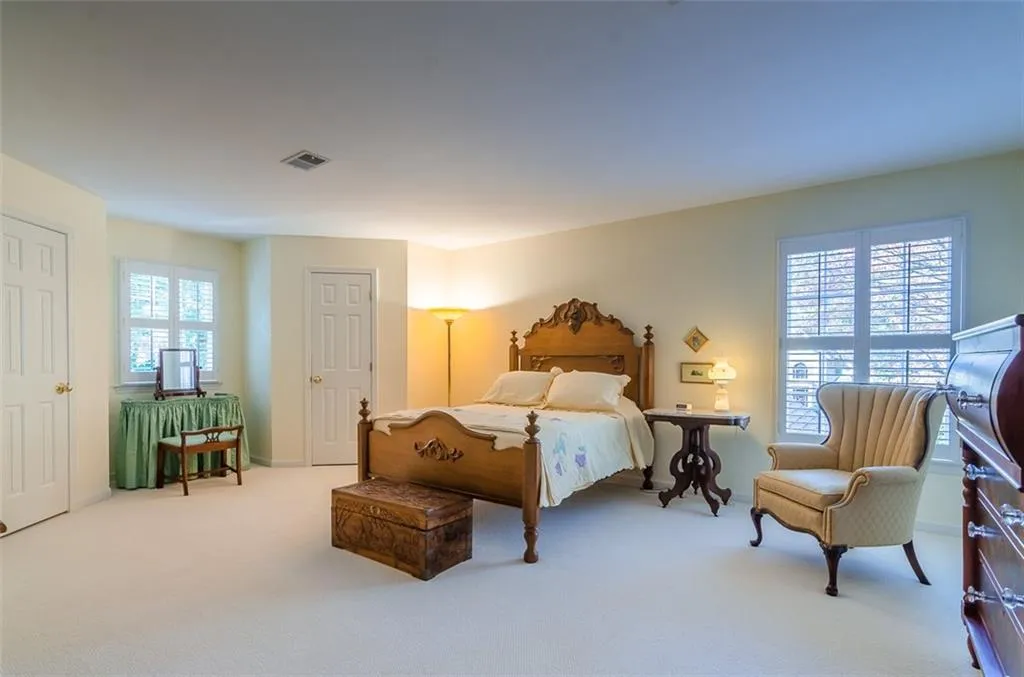 2930 Coles Way, Sandy Springs, Georgia 30350, 5 Bedrooms Bedrooms, ,4 BathroomsBathrooms,Residential,Sold,2930 Coles Way,5774840
