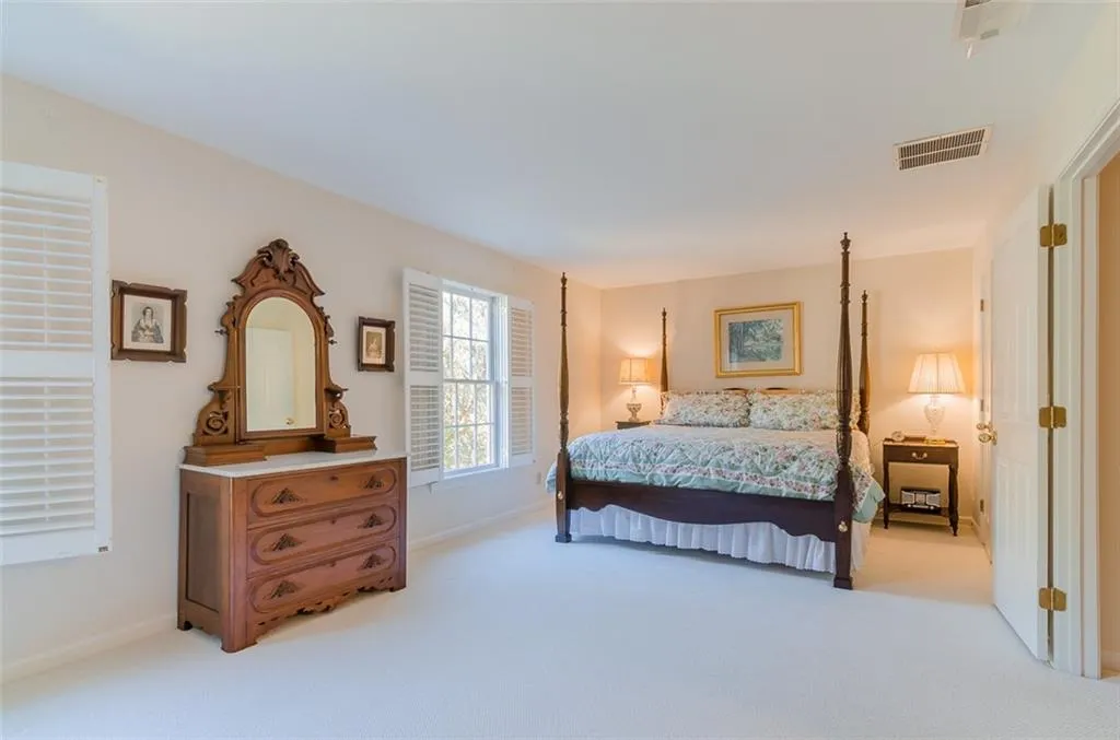 2930 Coles Way, Sandy Springs, Georgia 30350, 5 Bedrooms Bedrooms, ,4 BathroomsBathrooms,Residential,Sold,2930 Coles Way,5774840