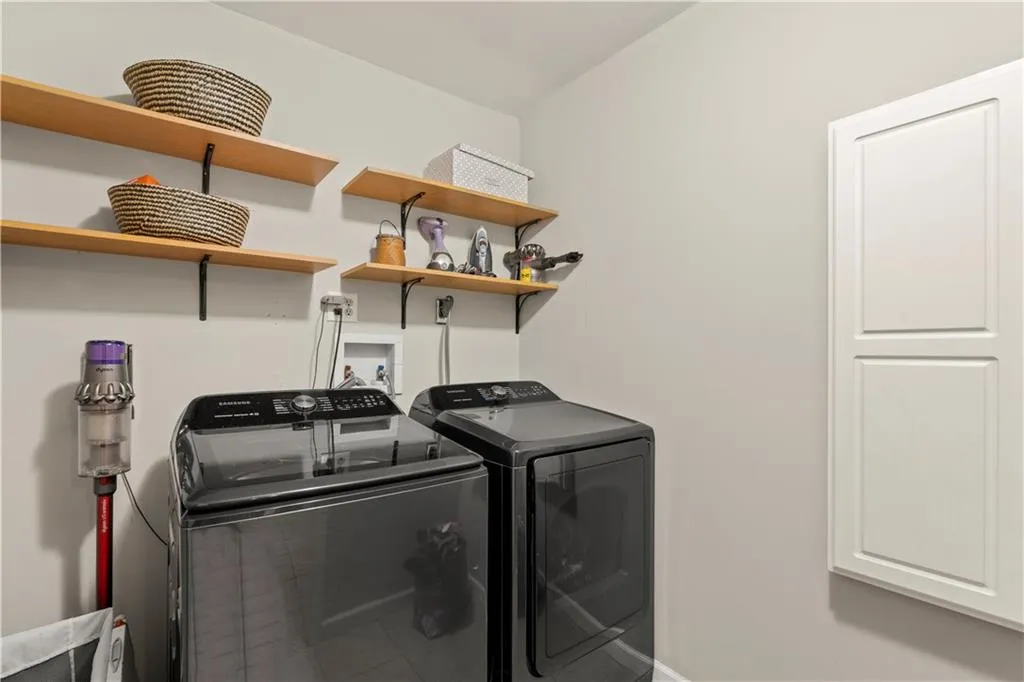 7105 Duncourtney Drive, Sandy Springs, Georgia 30328, 4 Bedrooms Bedrooms, ,3 BathroomsBathrooms,Residential,Sold,7105 Duncourtney Drive,7077952