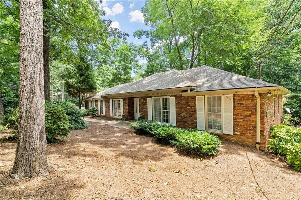 7105 Duncourtney Drive, Sandy Springs, Georgia 30328, 4 Bedrooms Bedrooms, ,3 BathroomsBathrooms,Residential,Sold,7105 Duncourtney Drive,7077952