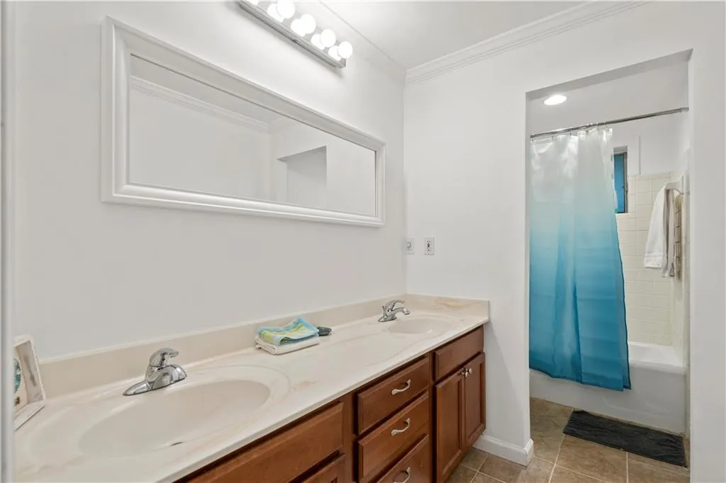 7105 Duncourtney Drive, Sandy Springs, Georgia 30328, 4 Bedrooms Bedrooms, ,3 BathroomsBathrooms,Residential,Sold,7105 Duncourtney Drive,7077952