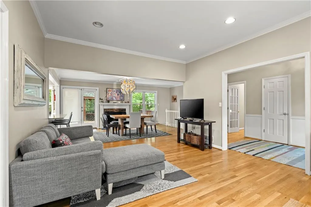 7105 Duncourtney Drive, Sandy Springs, Georgia 30328, 4 Bedrooms Bedrooms, ,3 BathroomsBathrooms,Residential,Sold,7105 Duncourtney Drive,7077952