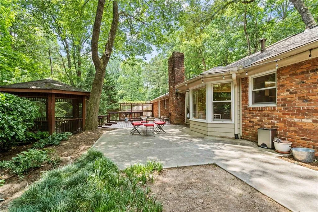 7105 Duncourtney Drive, Sandy Springs, Georgia 30328, 4 Bedrooms Bedrooms, ,3 BathroomsBathrooms,Residential,Sold,7105 Duncourtney Drive,7077952