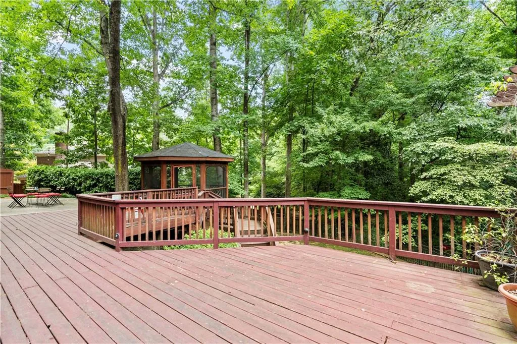 7105 Duncourtney Drive, Sandy Springs, Georgia 30328, 4 Bedrooms Bedrooms, ,3 BathroomsBathrooms,Residential,Sold,7105 Duncourtney Drive,7077952