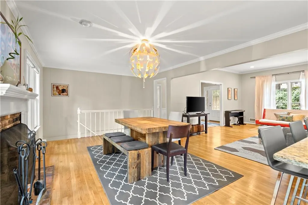 7105 Duncourtney Drive, Sandy Springs, Georgia 30328, 4 Bedrooms Bedrooms, ,3 BathroomsBathrooms,Residential,Sold,7105 Duncourtney Drive,7077952