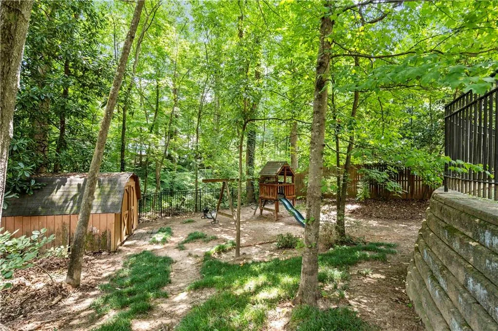 7105 Duncourtney Drive, Sandy Springs, Georgia 30328, 4 Bedrooms Bedrooms, ,3 BathroomsBathrooms,Residential,Sold,7105 Duncourtney Drive,7077952