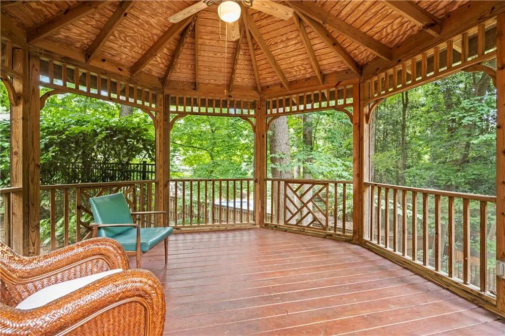 7105 Duncourtney Drive, Sandy Springs, Georgia 30328, 4 Bedrooms Bedrooms, ,3 BathroomsBathrooms,Residential,Sold,7105 Duncourtney Drive,7077952