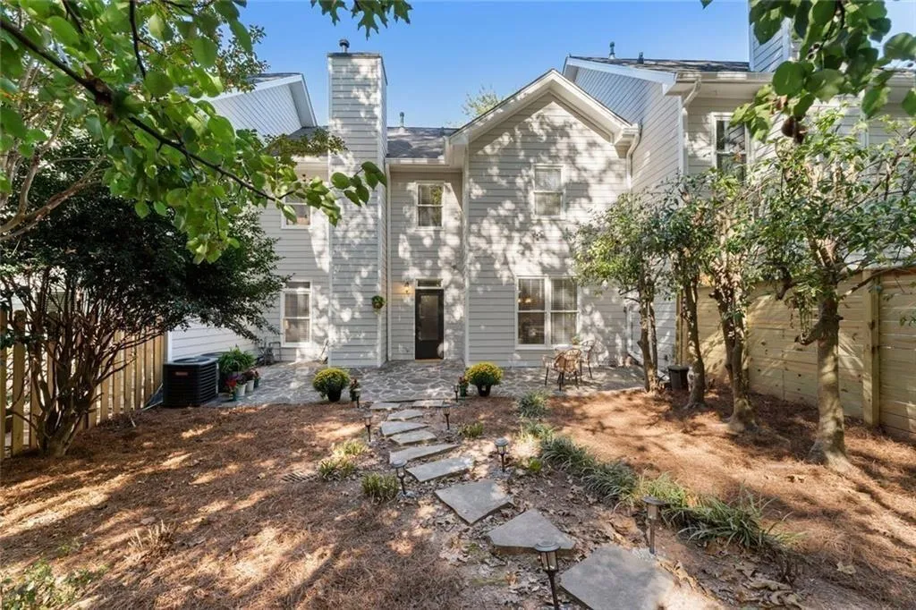 7155 Roswell Road Unit 8, Sandy Springs, Georgia 30328, 3 Bedrooms Bedrooms, ,2 BathroomsBathrooms,Residential,For Sale,7155 Roswell Road Unit 8,7667666