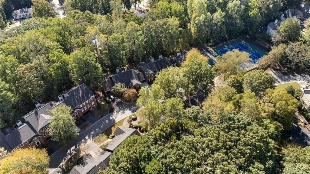 7155 Roswell Road Unit 8, Sandy Springs, Georgia 30328, 3 Bedrooms Bedrooms, ,2 BathroomsBathrooms,Residential,For Sale,7155 Roswell Road Unit 8,7667666