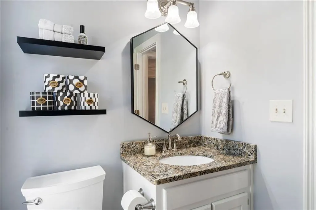 7155 Roswell Road Unit 8, Sandy Springs, Georgia 30328, 3 Bedrooms Bedrooms, ,2 BathroomsBathrooms,Residential,For Sale,7155 Roswell Road Unit 8,7667666