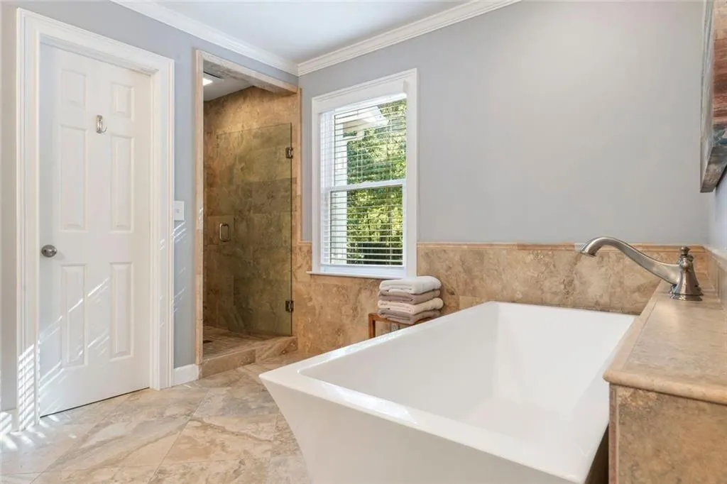 7155 Roswell Road Unit 8, Sandy Springs, Georgia 30328, 3 Bedrooms Bedrooms, ,2 BathroomsBathrooms,Residential,For Sale,7155 Roswell Road Unit 8,7667666