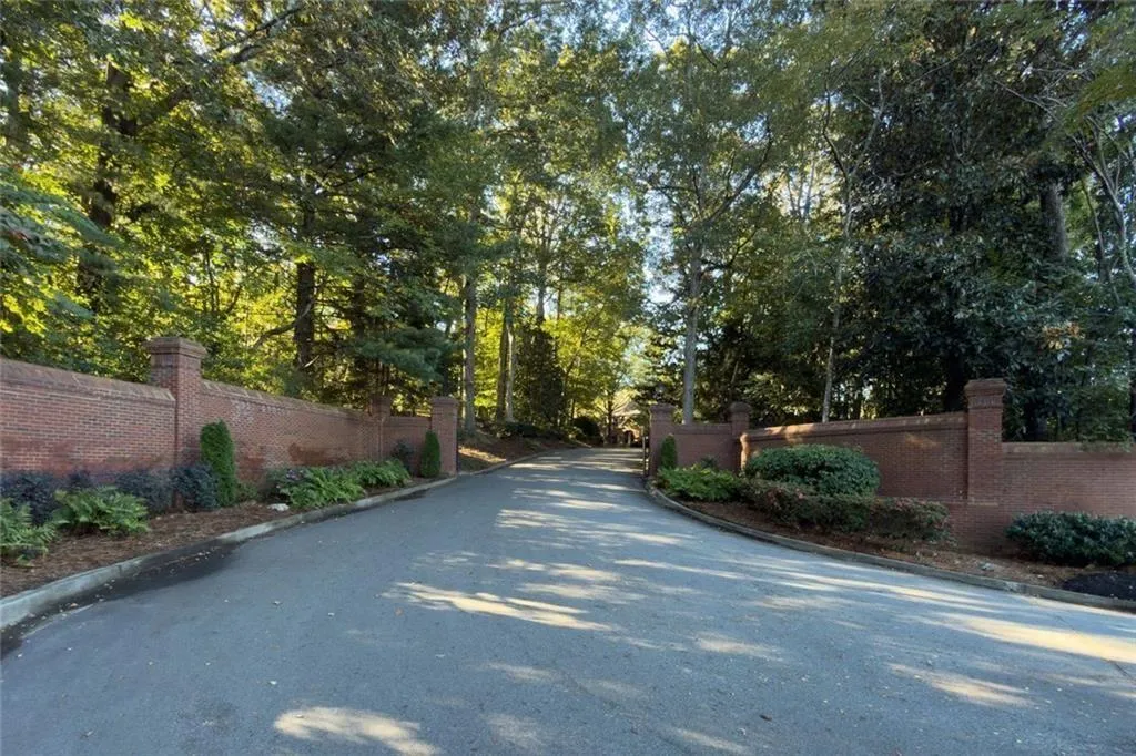 Entrance from Roswell Road