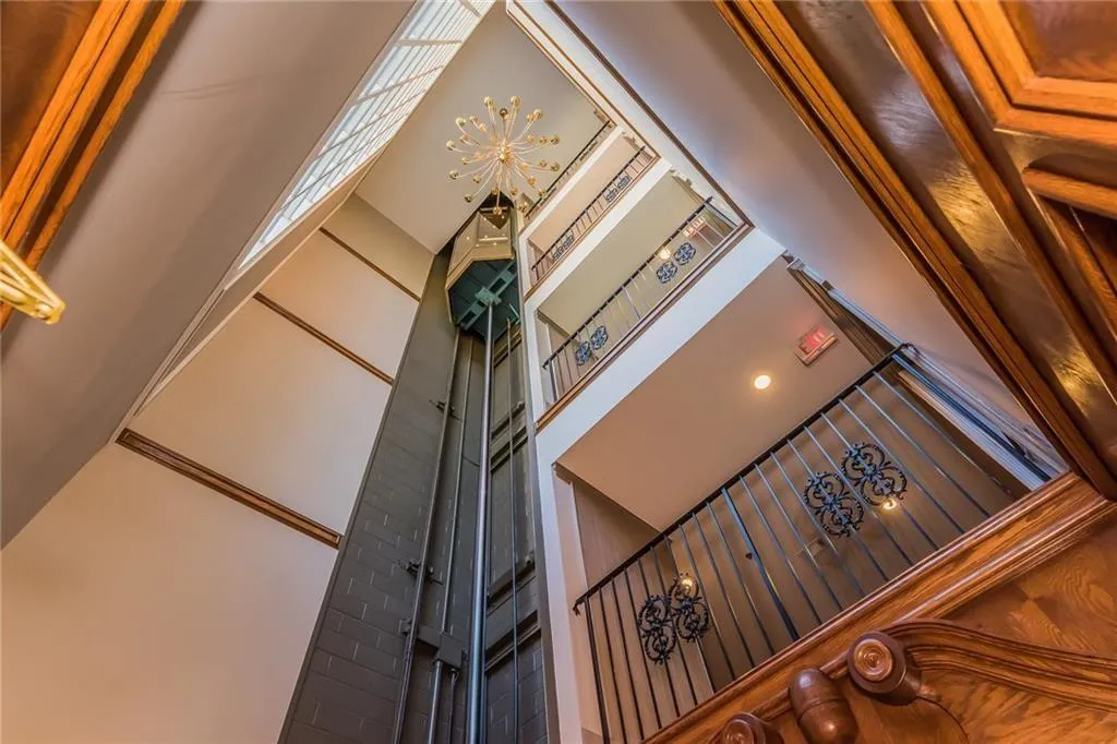 3201 Lenox Road Unit 45, Atlanta, Georgia 30324, 2 Bedrooms Bedrooms, ,2 BathroomsBathrooms,Residential,Sold,3201 Lenox Road Unit 45,6075857