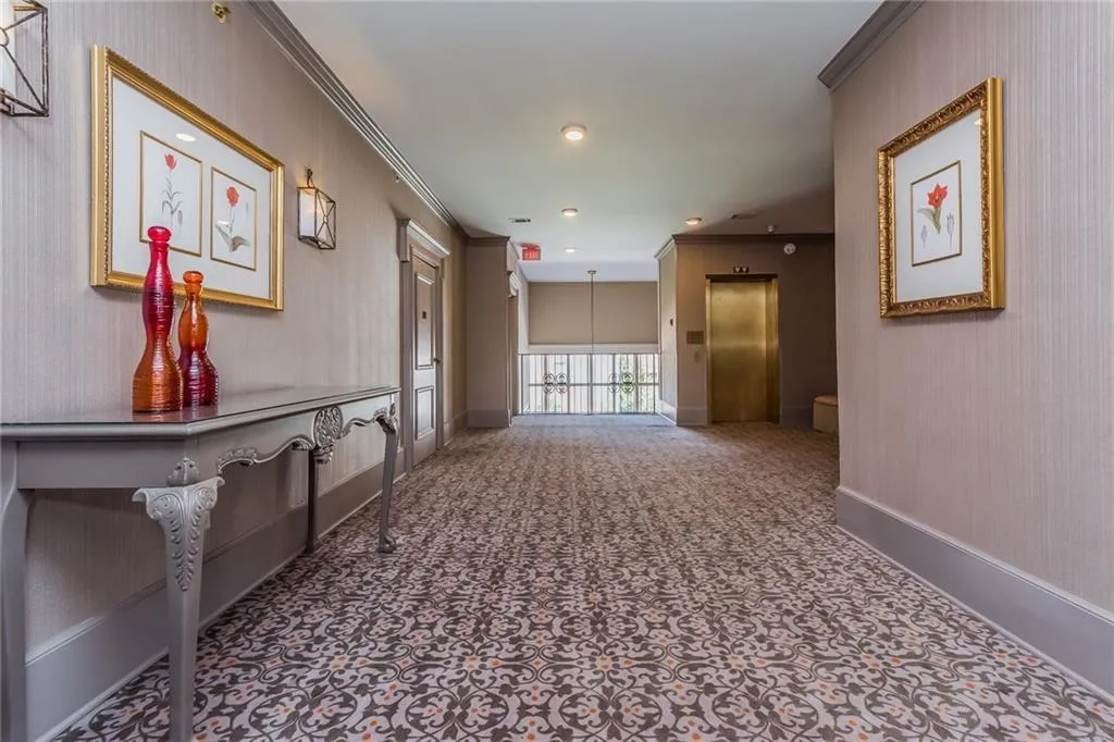 3201 Lenox Road Unit 45, Atlanta, Georgia 30324, 2 Bedrooms Bedrooms, ,2 BathroomsBathrooms,Residential,Sold,3201 Lenox Road Unit 45,6075857