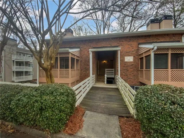 311 Quail Run, Roswell, Georgia 30076