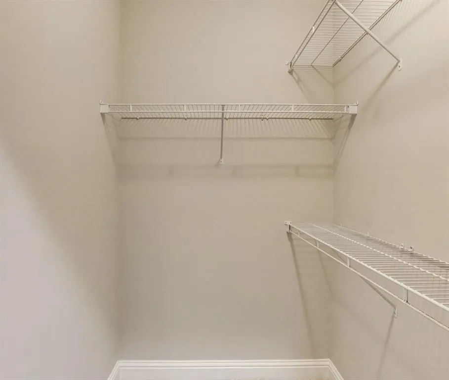 240 Le Gran Bend, Atlanta, Georgia 30328, 2 Bedrooms Bedrooms, ,2 BathroomsBathrooms,Residential,Sold,240 Le Gran Bend,6827833