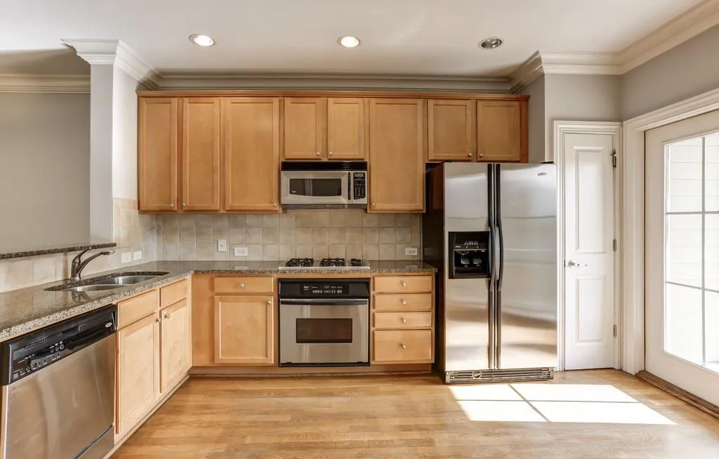 240 Le Gran Bend, Atlanta, Georgia 30328, 2 Bedrooms Bedrooms, ,2 BathroomsBathrooms,Residential,Sold,240 Le Gran Bend,6827833
