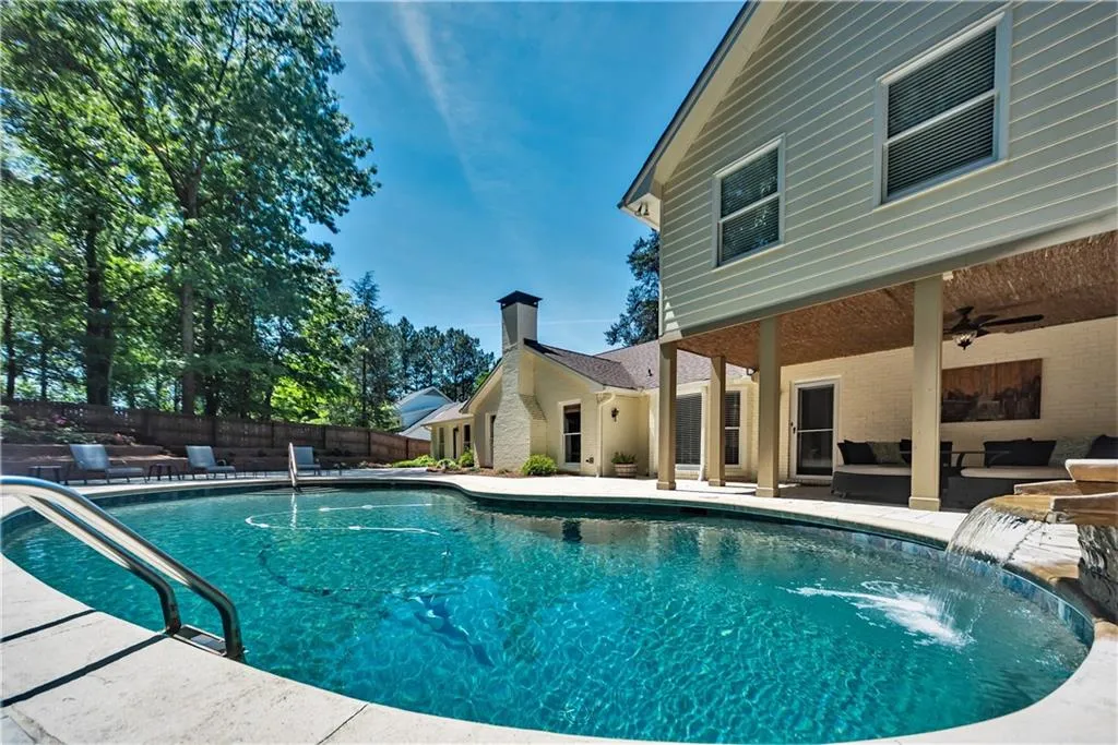 5455 Shiver Summit, Sandy Springs, Georgia 30342, 6 Bedrooms Bedrooms, ,4 BathroomsBathrooms,Residential,Sold,5455 Shiver Summit,6537834