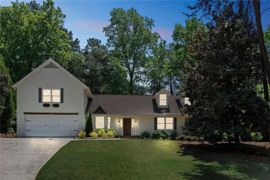 5455 Shiver Summit, Sandy Springs, Georgia 30342, 6 Bedrooms Bedrooms, ,4 BathroomsBathrooms,Residential,Sold,5455 Shiver Summit,6537834