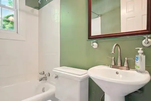 242 12th Street Ne Unit 1a, Atlanta, Georgia 30309, 1 Bedroom Bedrooms, ,1 BathroomBathrooms,Residential,For Sale,242 12th Street Ne Unit 1a,7581483