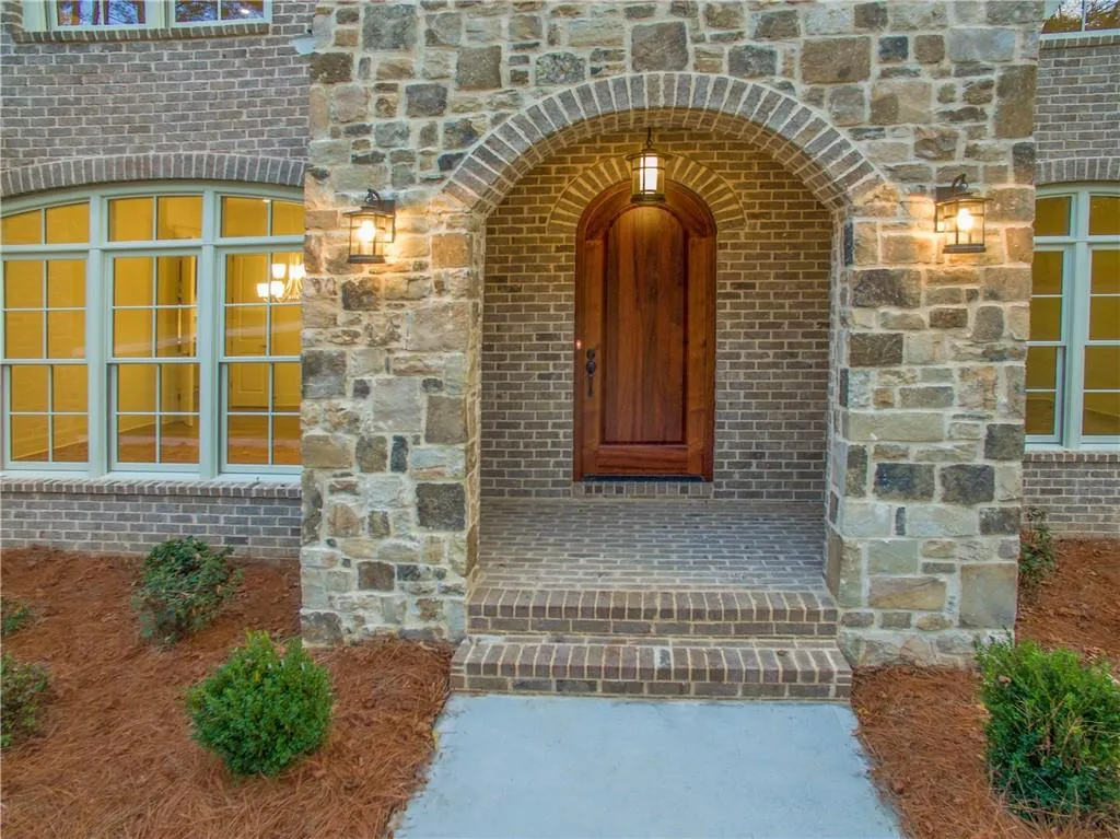 8201 Hewlett Road, Sandy Springs, Georgia 30350, 5 Bedrooms Bedrooms, ,4 BathroomsBathrooms,Residential,Sold,8201 Hewlett Road,6718720