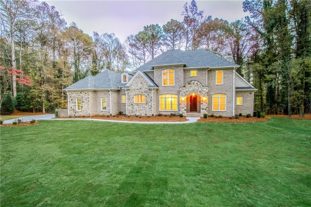 8201 Hewlett Road, Sandy Springs, Georgia 30350, 5 Bedrooms Bedrooms, ,4 BathroomsBathrooms,Residential,Sold,8201 Hewlett Road,6718720